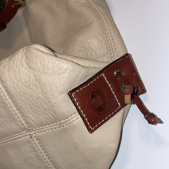 Dooney and Bourke leather tan purse - Picture 5 of 9